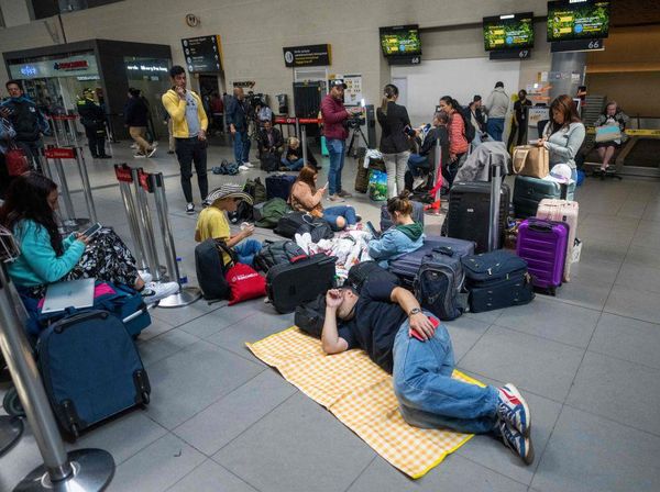Viva Air Tangguhkan Penerbangan, Ribuan Penumpang Terlantar di Kolombia