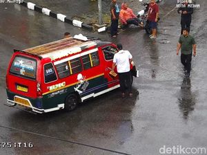 Momen Bobby Marahi Sopir Angkot yang Terobos Lampu Merah-Tabrak Motor Momen Bobby Marahi Sopir Angkot yang Terobos Lampu Merah-Tabrak Motor
