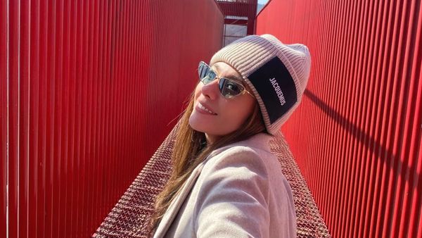 7 Gaya Stylish Wulan Guritno Liburan di Korea Tanpa Pacar, Cantik Memukau