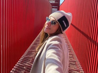 7 Gaya Stylish Wulan Guritno Liburan di Korea Tanpa Pacar, Cantik Memukau