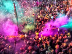 Meresahkan! Turis Dilecehkan dan Digrepe-grepe di Festival Holi di India
