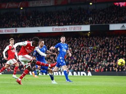 Legenda Arsenal: Saka Hanya Kalah Jago dari Messi