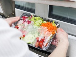 5 Makanan Ini Sebaiknya Tidak Dikemas dengan Plastik Pembungkus