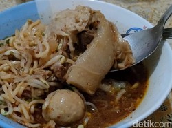 Bakso Semar Garut, Tulang Iga Balut Baksonya Enak Pisan!