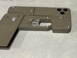 Pistol Berbentuk Mirip iPhone Ternyata Memang Dijual