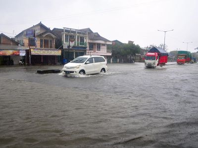 Curah Hujan Tinggi, Jalur Pantura Kudus Banjir