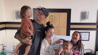 7 Potret Jennifer Bachdim Tetap Energik Urus 4 Anak Tanpa Baby Sitter