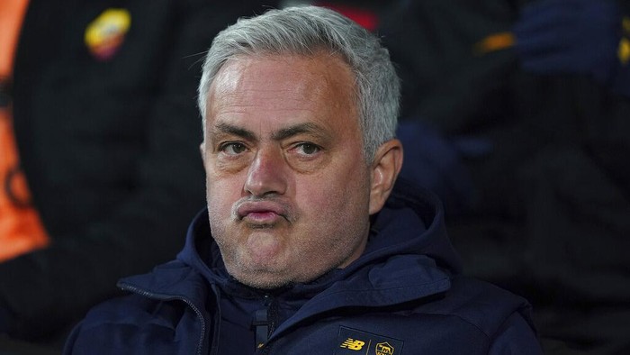 Jose Mourinho Roma coach Jose Mourinho sits on the bench during the Serie A soccer match between Cremonese and Roma at the Zini Stadium in Cremona, Italy, Tuesday, Feb. 28, 2023. (Spada/LaPresse via AP)