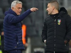 Serie A Tepikan Ofisial Cremonese Vs Roma Usai Ribut dengan Mourinho