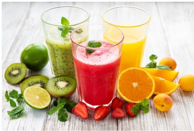Jus buah baik untuk berat badan/Foto:freepik/rudoelena