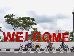 Lampu LED Welcome To Lombok di Depan Bandara Dicuri!