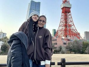 7 Foto Lisa BLACKPINK Liburan Berdua ke Jepang Bareng Ibu, Kompak Banget 7 Foto Lisa BLACKPINK Liburan Berdua ke Jepang Bareng Ibu, Kompak Banget
