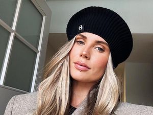 10 Foto Istri Victor Lindelof, Disebut WAGs Terseksi Premier League Musim Ini