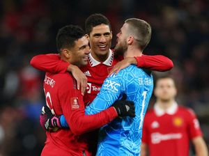 Roy Keane: MU Beruntung Bisa Kalahkan West Ham