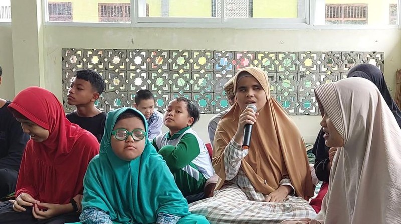 Mari Bantu Lala, Anak Tuna Netra yang Bermimpi Jadi Ustazah