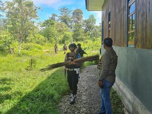Olah TKP Dandim Yahukimo Ditembak KKB, Polisi Temukan Panah-Selongsong Peluru