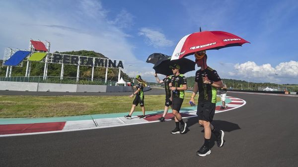 Pebalap WSBK Mulai Sesi Pengenalan Lintasan Sirkuit Mandalika