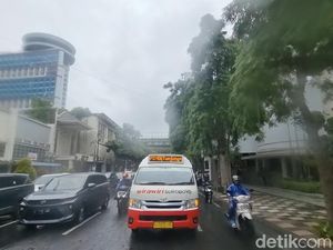 Wira-wiri Naik Feeder Suroboyo Bikin Penumpang Betah Wira-wiri Naik Feeder Suroboyo Bikin Penumpang Betah