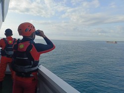 Pencarian 10 ABK Korban Kapal Ikan Tenggelam Terkendala Cuaca