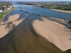 Potret Sungai Terpanjang di Prancis yang Dilanda Kekeringan Dahsyat