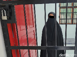 Kelamaan Mondok di Dumai, Santriwati asal Malaysia Ditahan Imigrasi