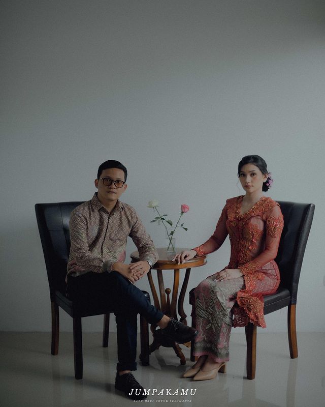 Sinta Mutiara Bella dan Suami