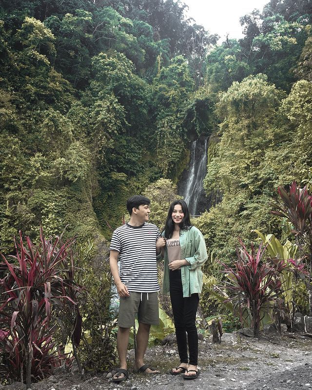 Sinta Mutiara Bella dan Suami