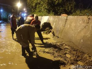 Tanggul di Mangkang Kulon Semarang Jebol, Belasan Rumah Kebanjiran