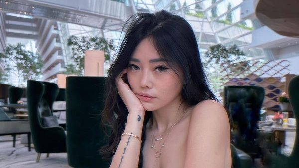 5 Potret Wendy Walters Dihantui Perpisahan Ortu Sejak Kecil