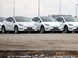 Penjualan Tesla Merosot Parah
