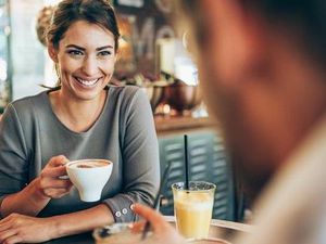 Gebetan Bawa 23 Orang untuk Ditraktir Makan, Pria Ini Kabur dari Kencan