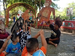 Paman Sam dan Pelestarian Satwa Liar Lewat Dongeng Keliling