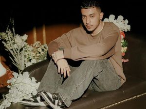 2 Showcase Intimate Jadi Perayaan Keberhasilan Aziz Hedra