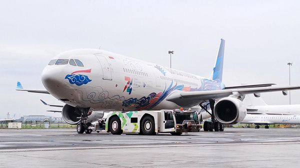 Pesawat Garuda Punya Baju Baru di HUT ke-74 Tahun