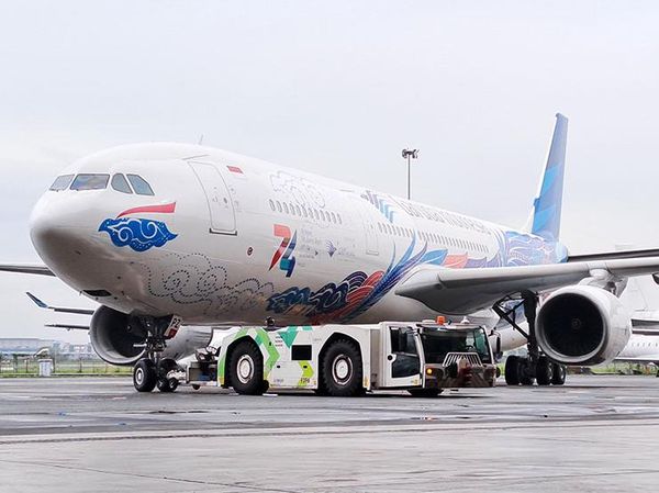Pesawat Garuda Punya Baju Baru di HUT ke-74 Tahun