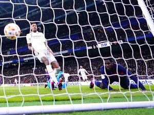 Gol Bunuh Diri Eder Militao Menangkan Barcelona di Bernabeu