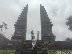 Candi Cetho, Candi di Atas Awan Tempat Ibu Tien Soeharto Semadi