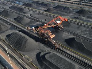 China Bangun Tambang Batu Bara 6 Kali Lebih Banyak dari Total Tambang Batu Bara di Dunia China Bangun Tambang Batu Bara 6 Kali Lebih Banyak dari Total Tambang Batu Bara di Dunia