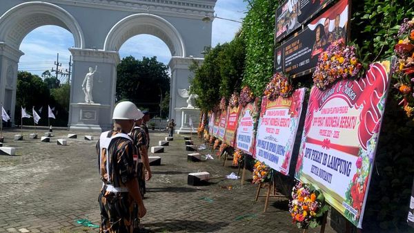 Deretan Karangan Bunga Penuhi Lokasi Rapimnas Pekat IB
