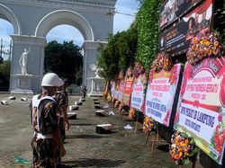 Deretan Karangan Bunga Penuhi Lokasi Rapimnas Pekat IB