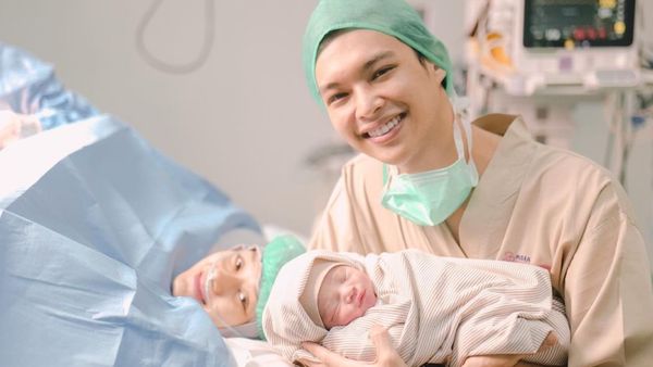 8 Momen Detik-detik Dinda Hauw Lahirkan Anak Kedua, Haru Didampingi Suami