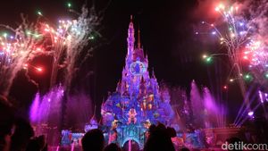 Intip Serunya Disneyland Hong Kong, So Magical!