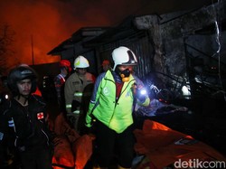 Kebakaran Depo Pertamina Plumpang, Sirine Ambulans Meraung di RSUD Koja