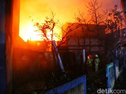 Warga Dengar Ledakan saat Kebakaran Depo Pertamina Plumpang