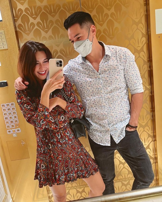 Gaya Nana Mirdad dan Andrew White. Foto: Instagram.com/nanamirdad_