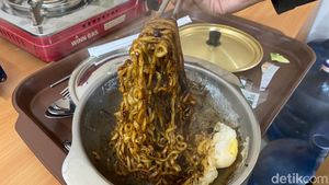 Bisa Racik Mie Instan ala Drama Korea di Sini dengan Ratusan Pilihan Mie