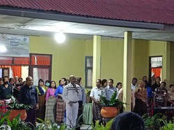 Gubernur NTT Ikut Hadir dan Pimpin Apel di Sekolah yang Masuk Jam 5.30 Pagi