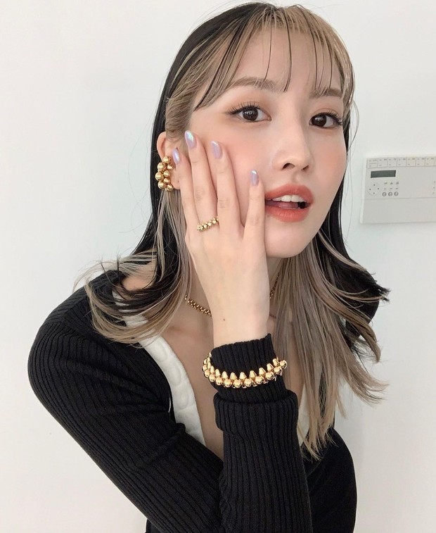 Hair style Momo TWICE/ Foto : Instagram/ Momo Hair style Momo TWICE/ Foto : Instagram/ Momo