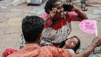 Histeris Warga India Saat Wabah Adenovirus Merebak