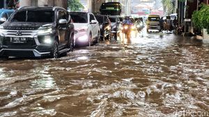 Depan ITC Cipulir Mas Tergenang
